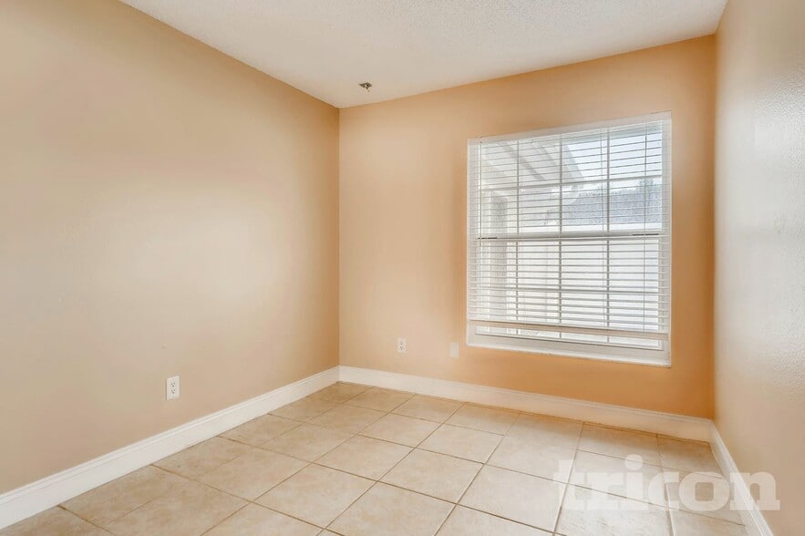 Building Photo - 1423 La Paloma Cir