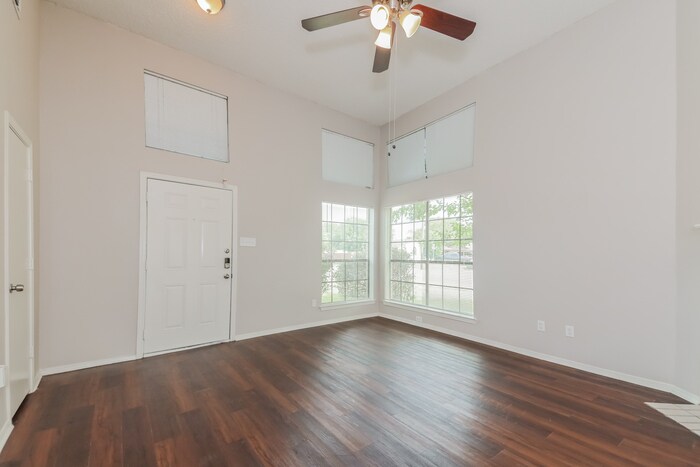 Building Photo - 600 Rancho Dr