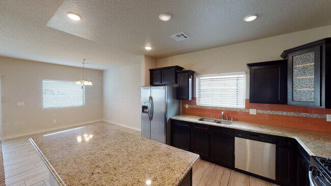 Building Photo - 7805 Enchanted Cir Dr