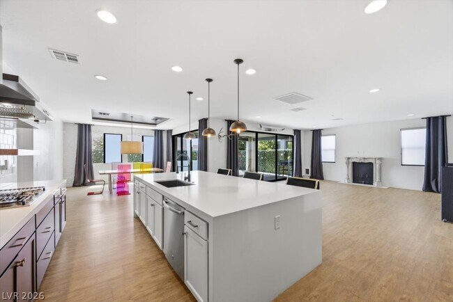 Building Photo - 9239 Beltana Ct