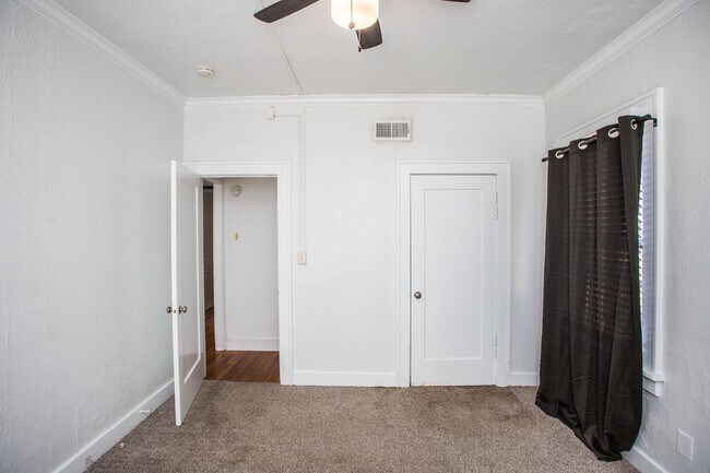 Building Photo - 2115 26th St