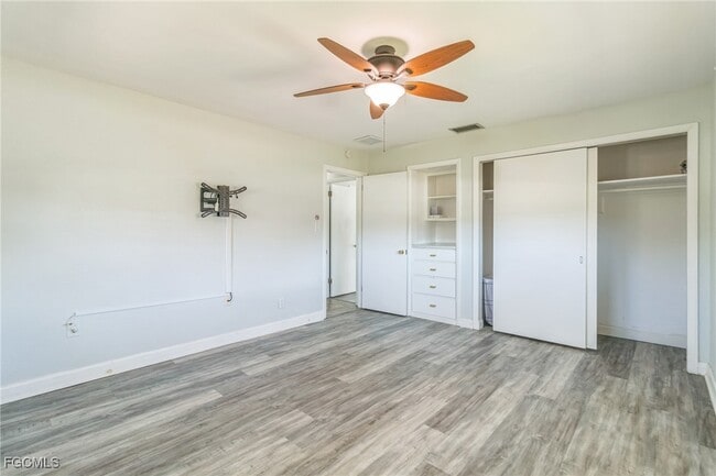 Building Photo - 4330 S Canal Cir