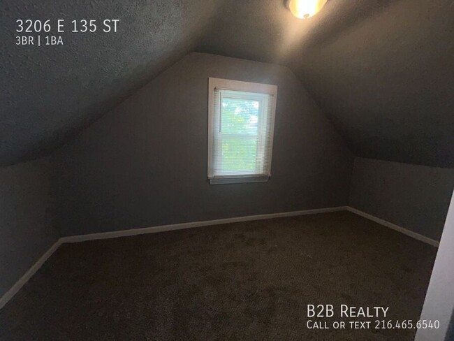 Building Photo - 3206 E 135th St