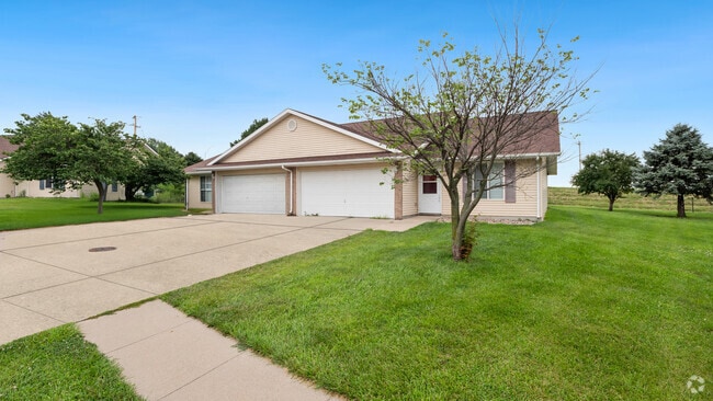 Building Photo - 2021 Vista View Dr