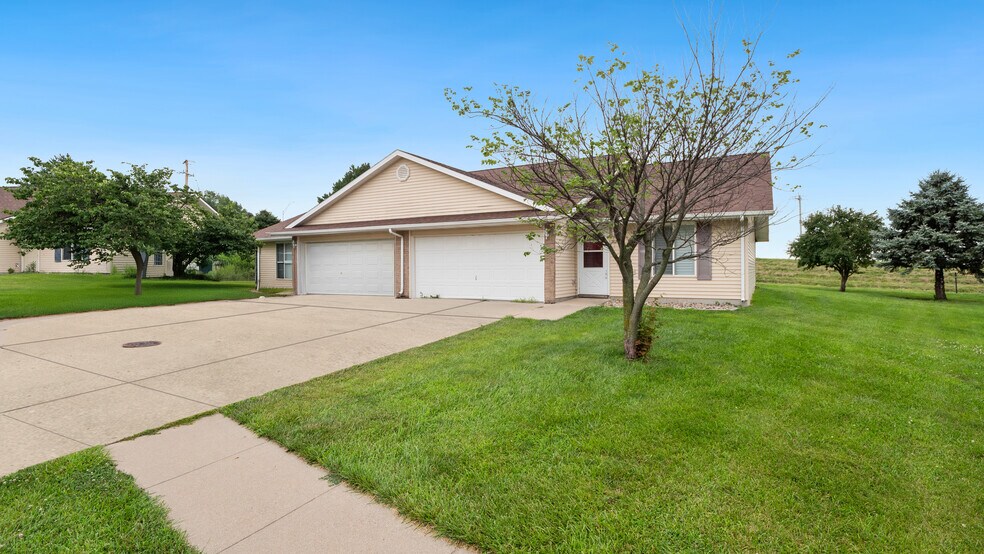 Primary Photo - 2021 Vista View Dr