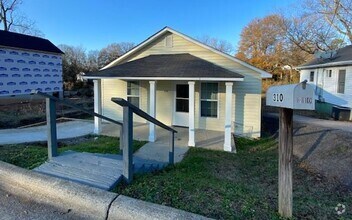 Building Photo - Updated 2 bed, 1 bath near uptown Kannapolis