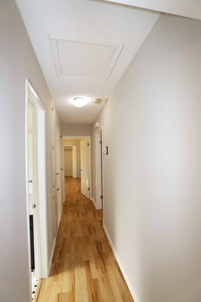 Building Photo - 1025 S Sherbourne Dr