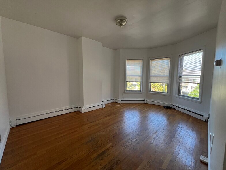 Building Photo - 848 Huntington Ave