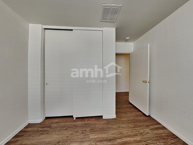 Building Photo - 22220 W Yavapai St