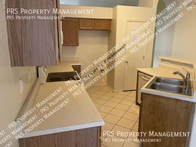 Building Photo - 837 E Glenmere Dr