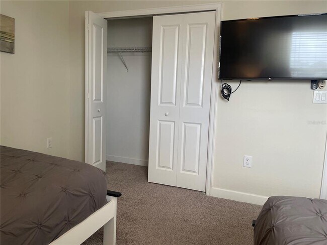 Building Photo - 1565 Flange Dr