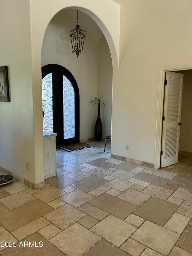 Building Photo - 8397 E Thoroughbred Trail