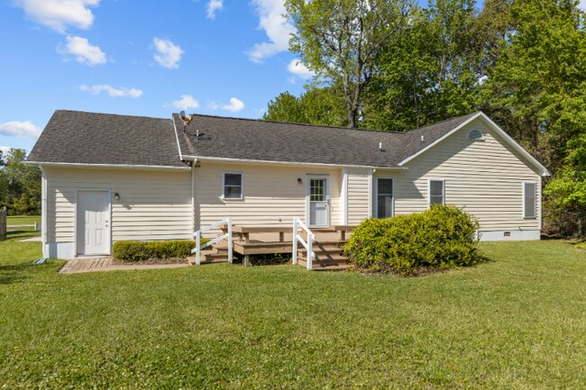 Building Photo - 736 Comet Dr