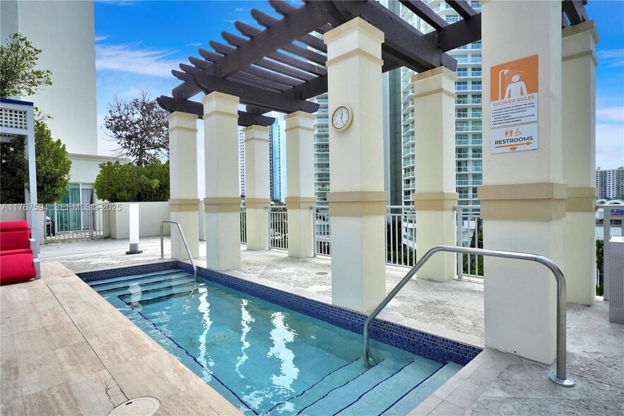 Building Photo - 250 Sunny Isles Blvd