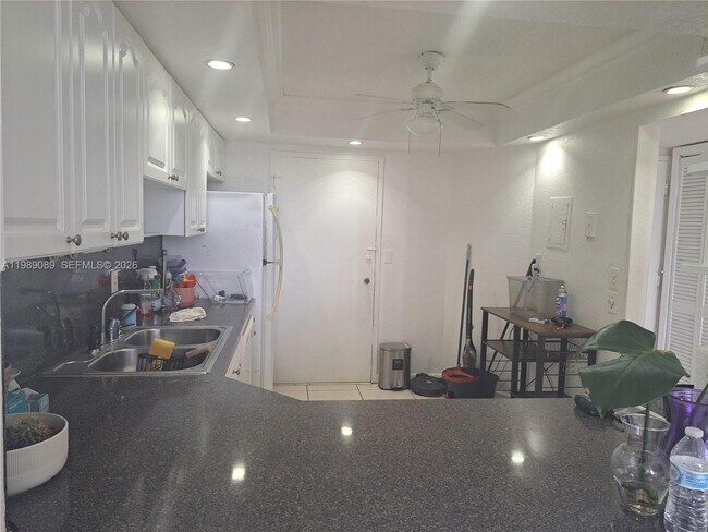 Building Photo - 1351 NE Miami Gardens Dr