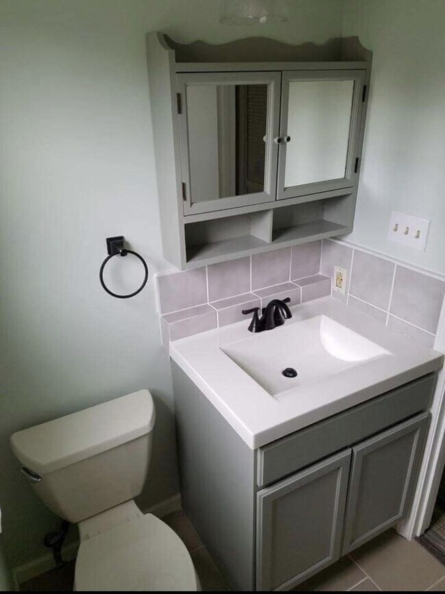 Building Photo - Knoxville 37934 - 3 bedroom, 2 bath home, ...