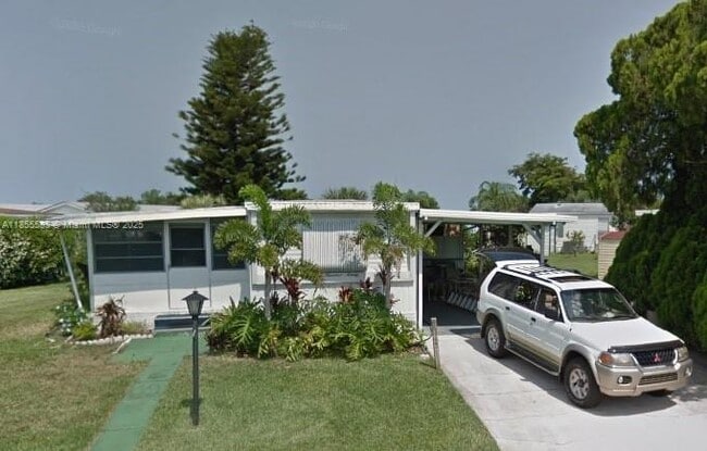 Primary Photo - 1590 SW 65th Terrace
