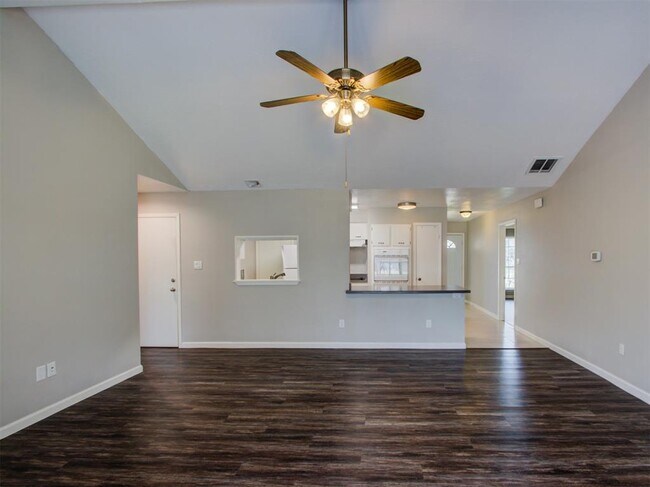 Building Photo - 10815 Montverde Ln