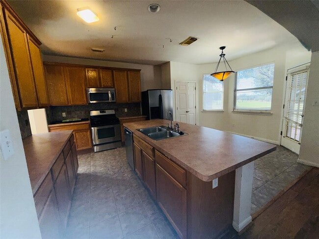 Building Photo - 1124 Winding Creek Pl