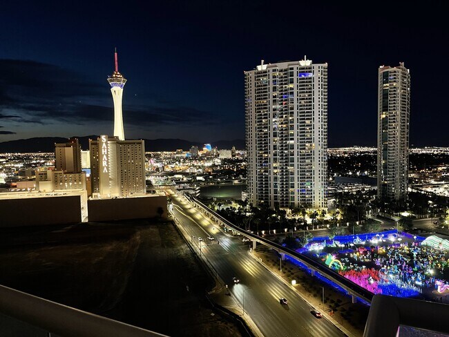 Building Photo - 2777 Paradise Rd