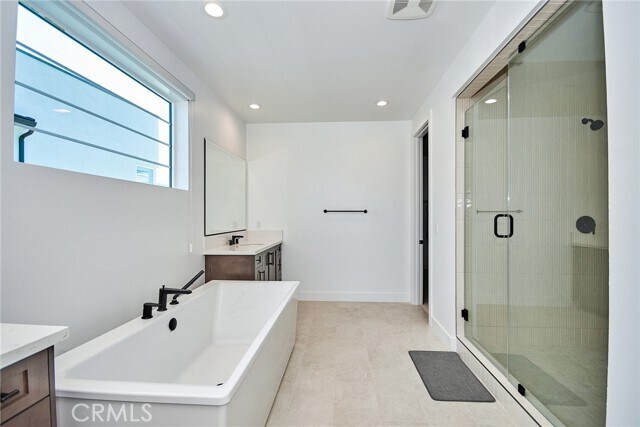 Building Photo - 27594 Juniper Ln