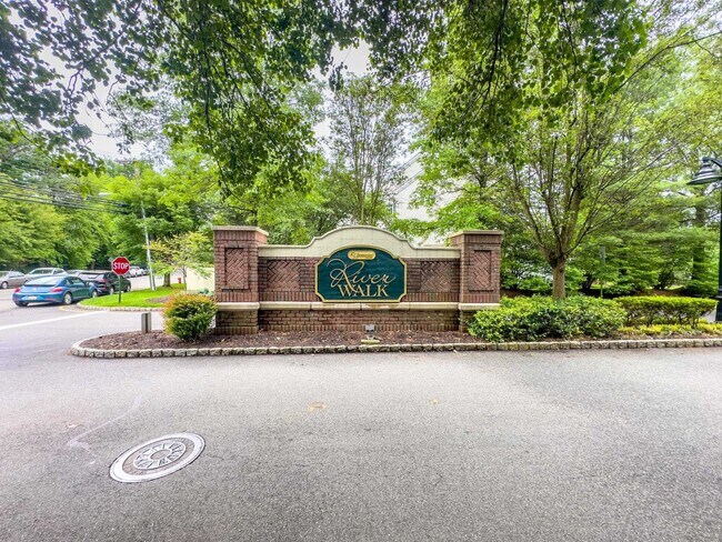 Building Photo - 108 Riverwalk Way