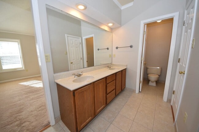 Building Photo - 6657 Millgrove Park Dr