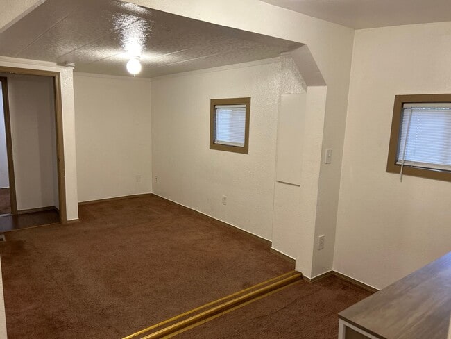 Building Photo - 416 Duterrow Rd SE