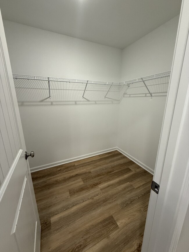Building Photo - 102 Berkshire Cir