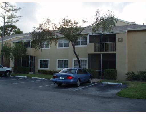 Building Photo - 840 Cypress Park Way