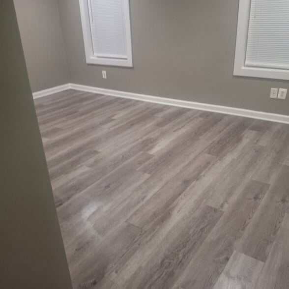 Building Photo - 319 Burns St SE