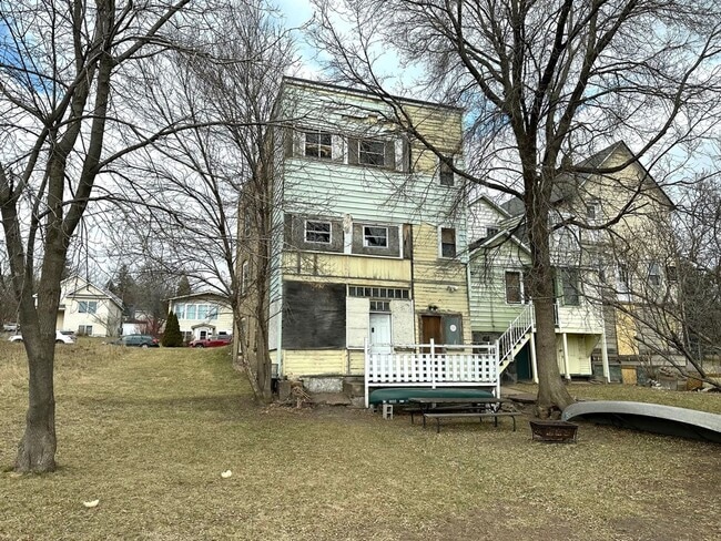Building Photo - 308 E 5th St