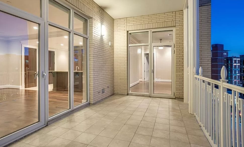 Building Photo - 2555 N Pearl St