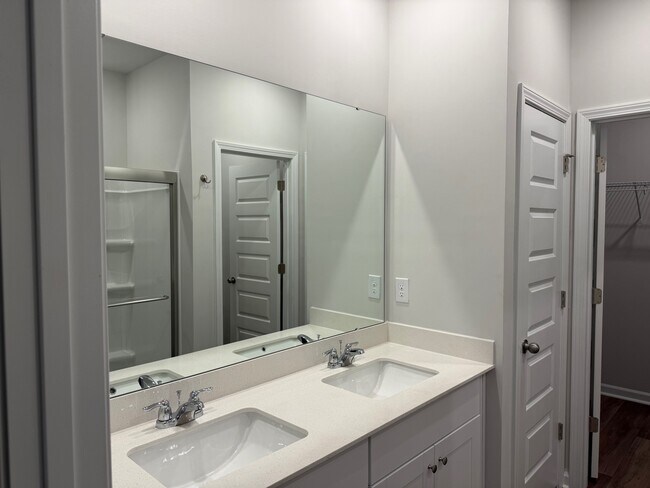 Building Photo - 1033 Arborwood Ln SW