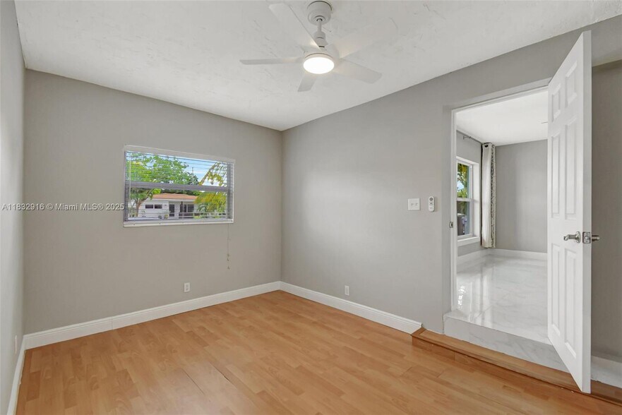 Building Photo - 320 NW 51st Ct