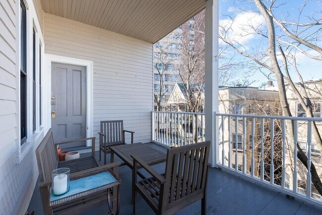 Building Photo - 15 Trowbridge St