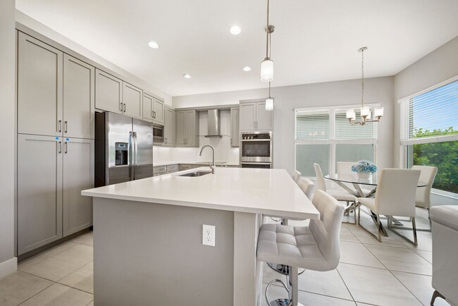 Kitchen Island - 15371 Green River Ct