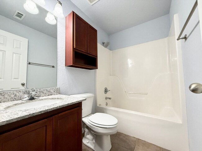Building Photo - ***611 B Grove***