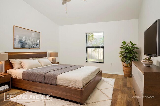 Building Photo - 4066 Chamrade Rd