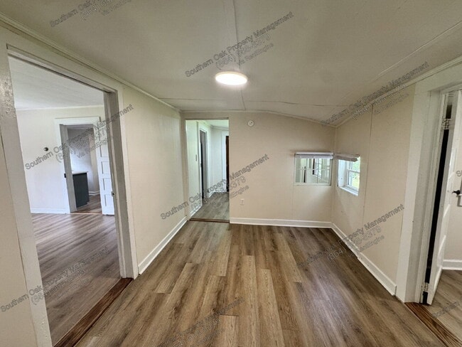 Building Photo - 126 Park Ave