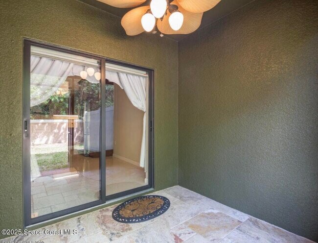 Building Photo - 1375 Lara Cir
