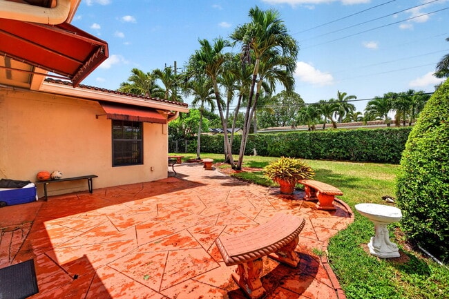 Building Photo - 2060 Tropic Isle