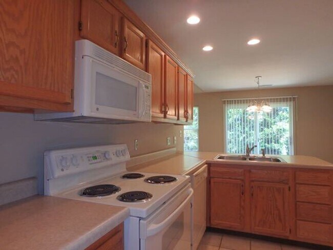 Building Photo - Nice 3 Bed 2 Bath House In Bearfield Meadows!