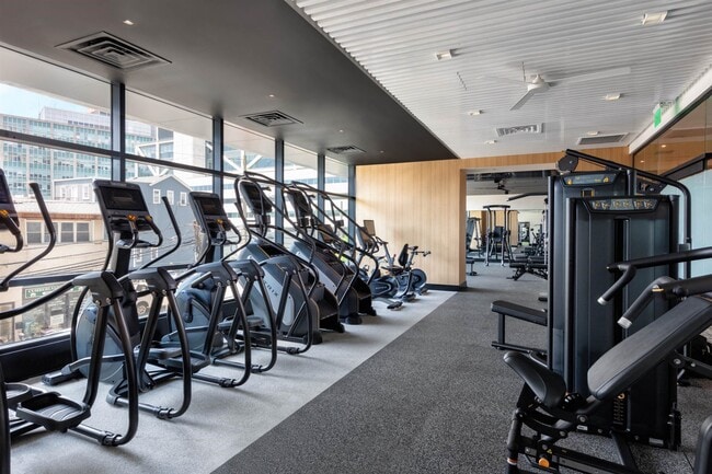 Building Photo - 32 Oakland Ave