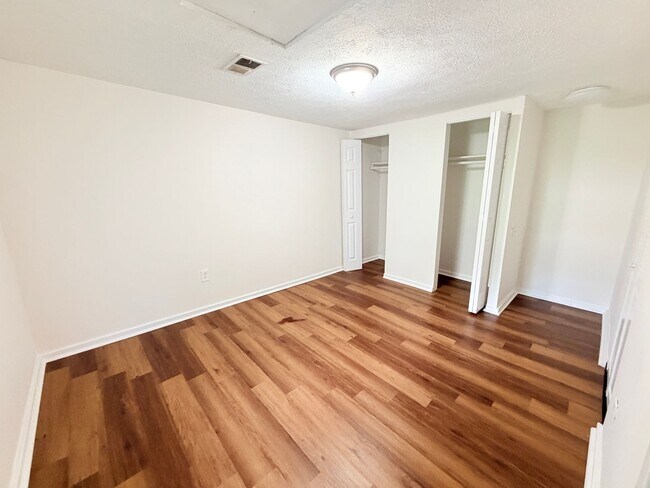 Building Photo - COMING SOON: 3 Bedroom/2 Bath Home located at 1020 E Seventh St. Greenfield, IN