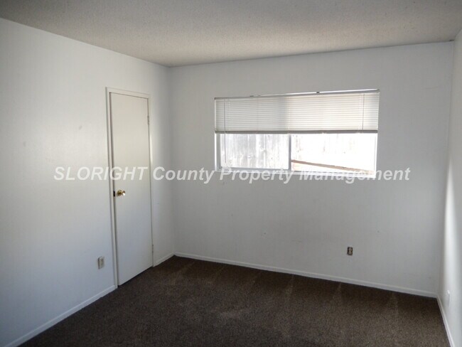 Building Photo - AVAILABLE JULY  - Laguna Lake Home on Large Lot - 3 Bedroom / 2 Bathroom