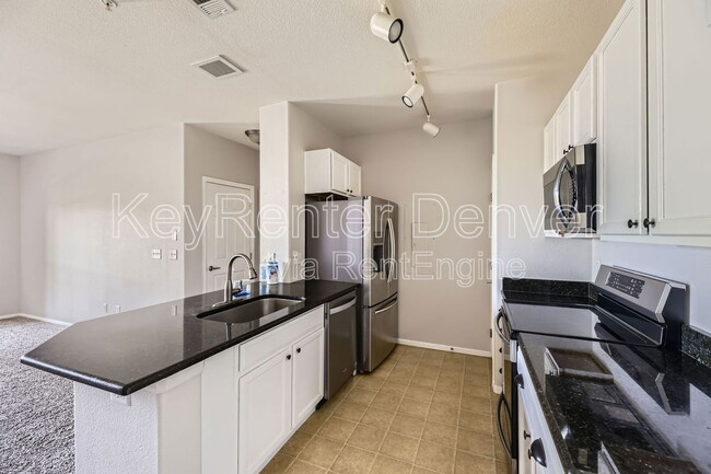 Primary Photo - 19303 E College Dr
