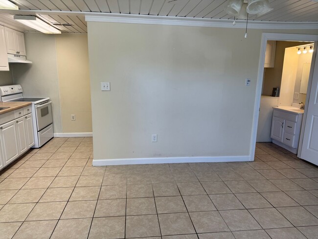 Building Photo - 1078 Jonestown Rd