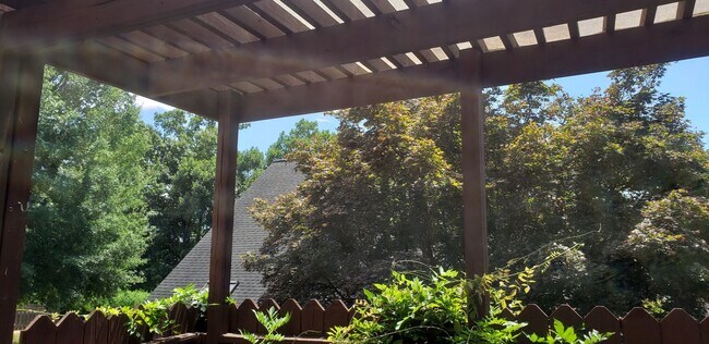 Building Photo - 800 Buffington Ct
