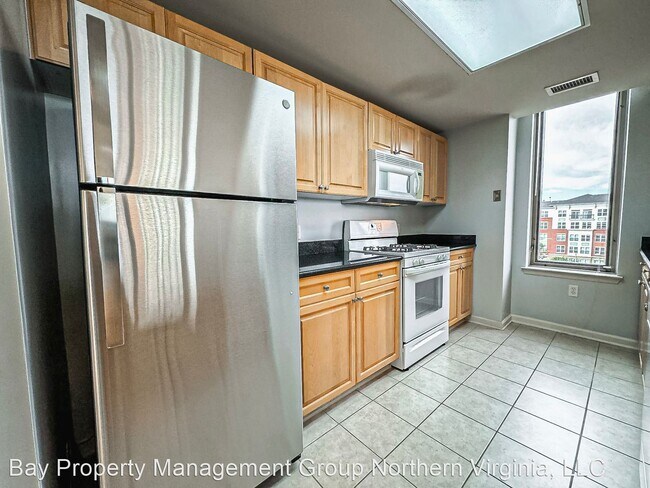 Building Photo - 2 br, 2 bath House - 2726 Gallows Rd #716